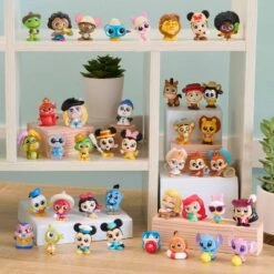 Disney Doorables Let's Go! Figure Pack -Toys Sale Store GUEST 2489a2a3 bf6a 43ef 9623 14961f0886db