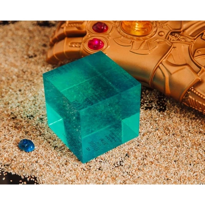 Surreal Entertainment Marvel Studios Loki Resin Tesseract Cube Replica | Toynk Exclusive 4 Surreal Entertainment Marvel Studios Loki Resin Tesseract Cube Replica | Toynk Exclusive - Image 4